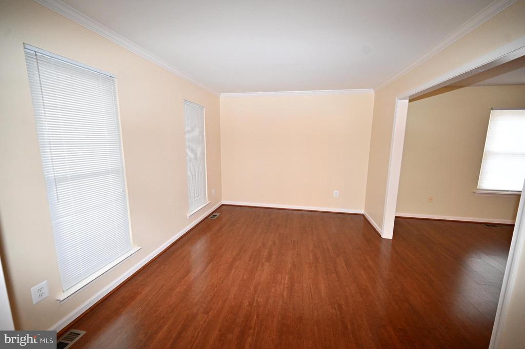 2800 HARRISON COURT