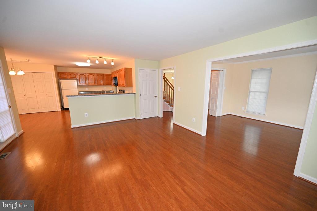 2800 HARRISON COURT