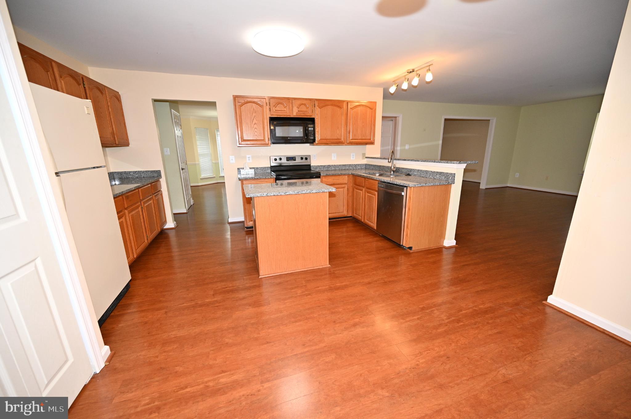 2800 HARRISON COURT