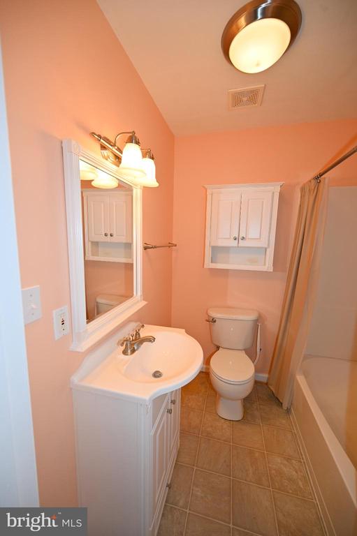 2800 HARRISON COURT