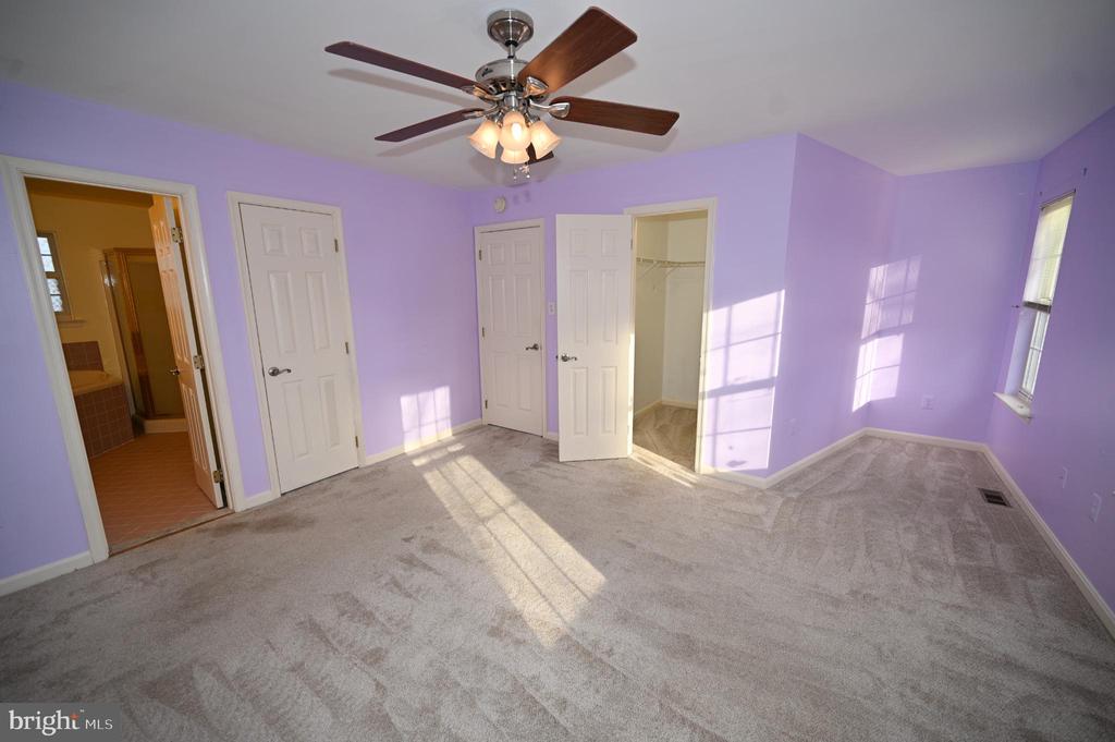 2800 HARRISON COURT