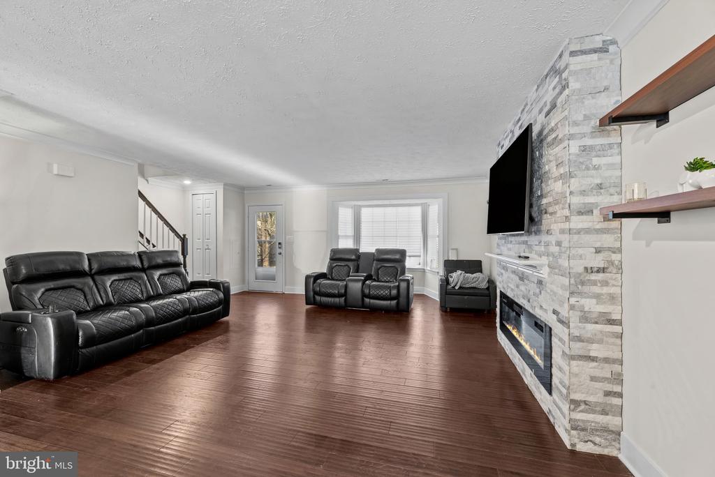 6227 SEAL PLACE