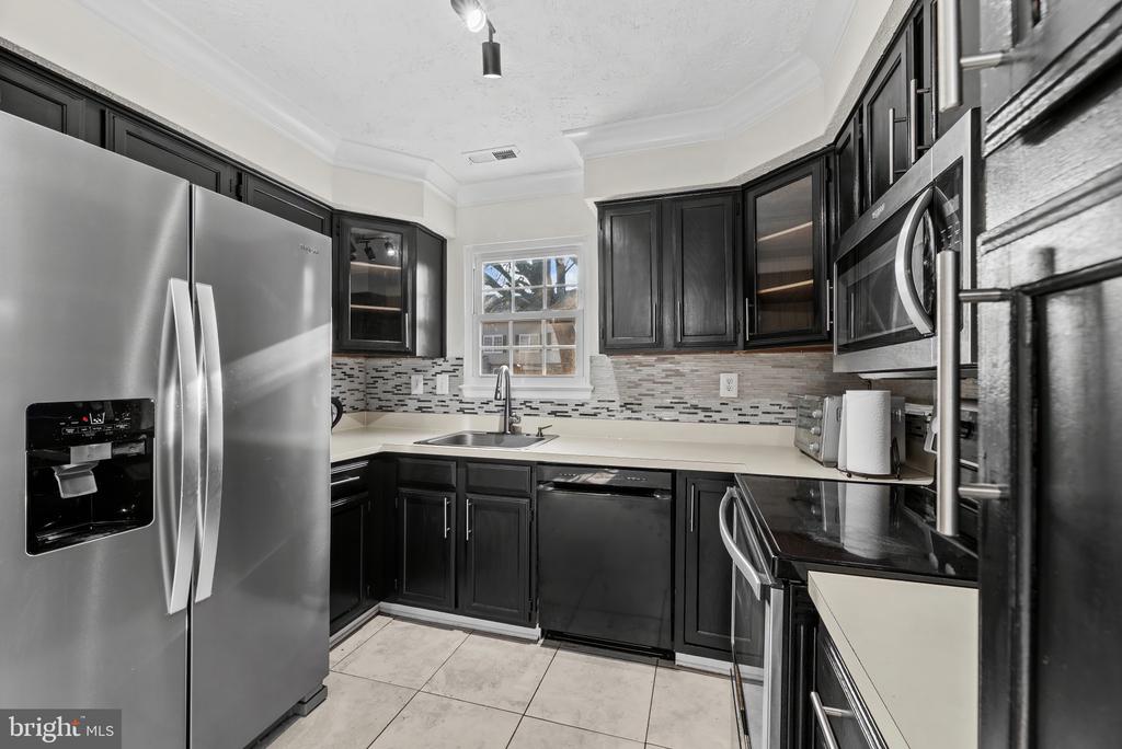 6227 SEAL PLACE