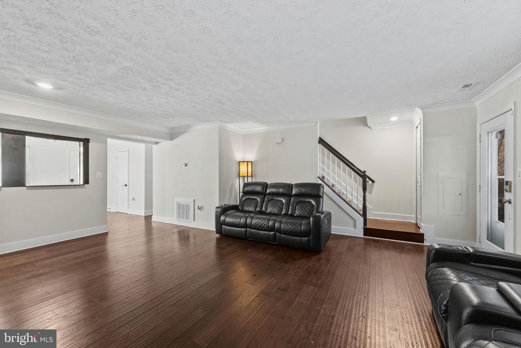 6227 SEAL PLACE