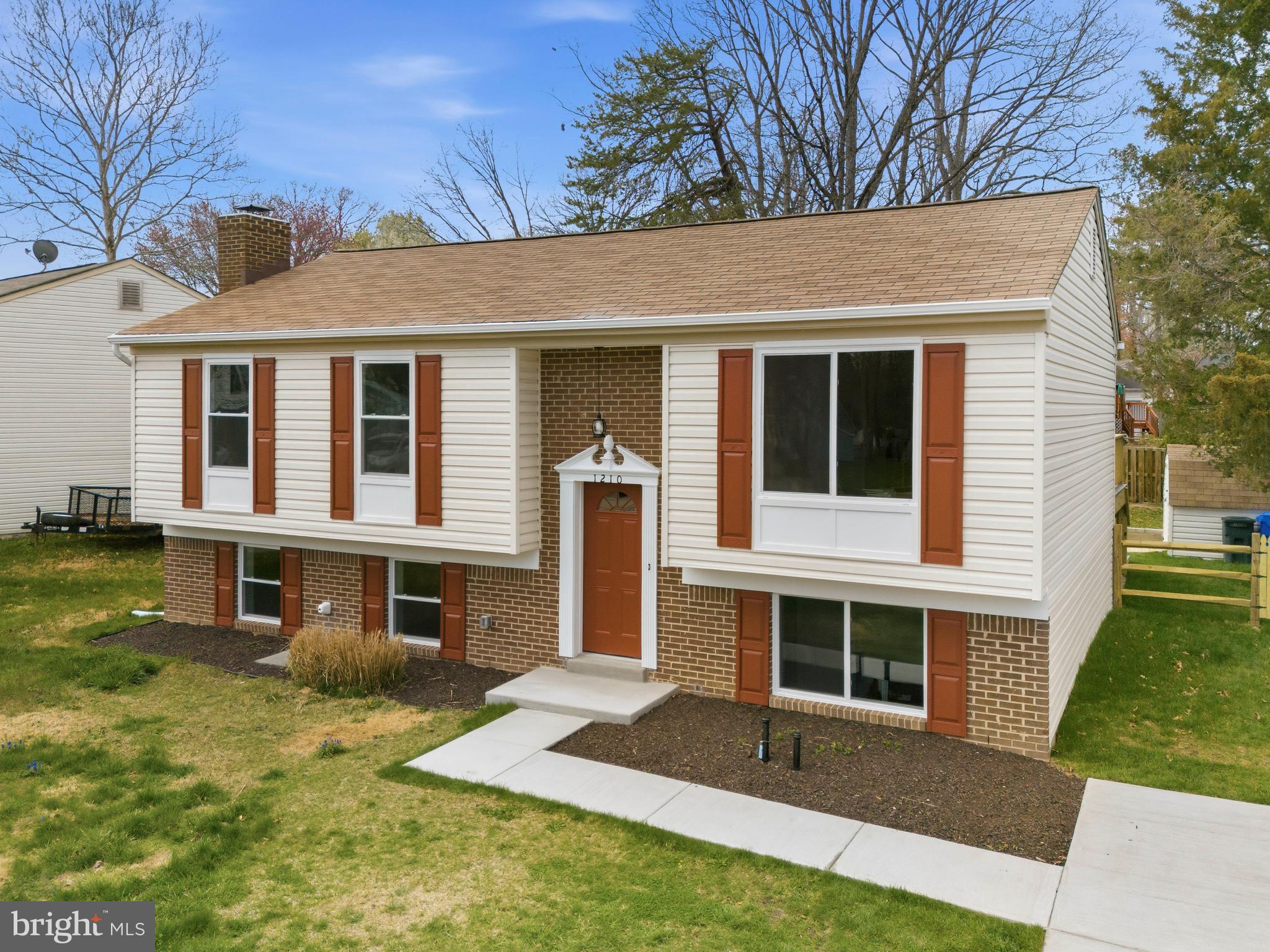 1210 BANNISTER CIRCLE