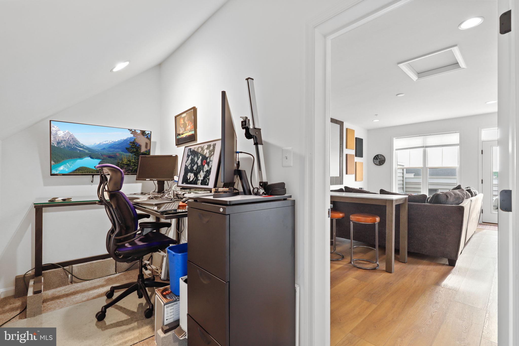 951 HOLDEN ROAD