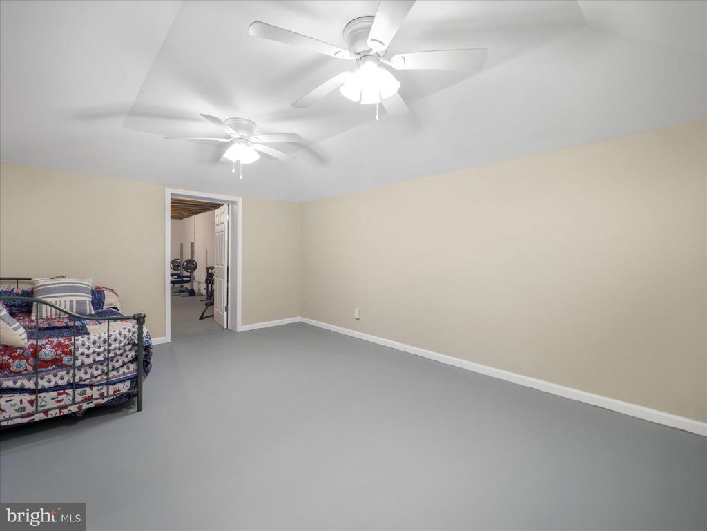 17224 SABILLASVILLE ROAD B