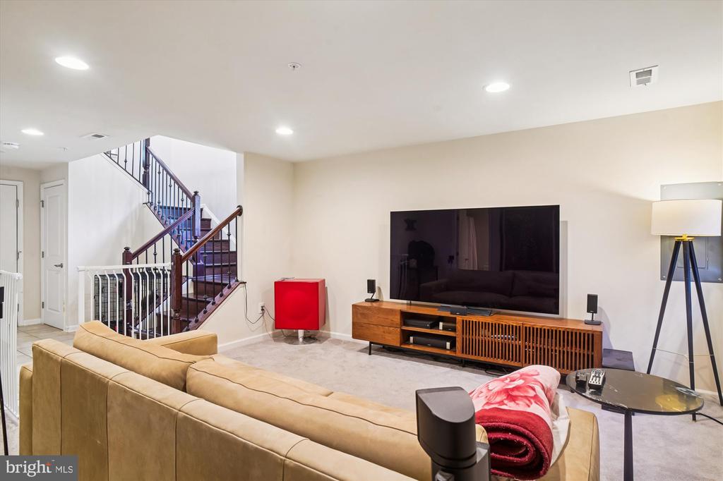 6947 COUNTRY CLUB TERRACE
