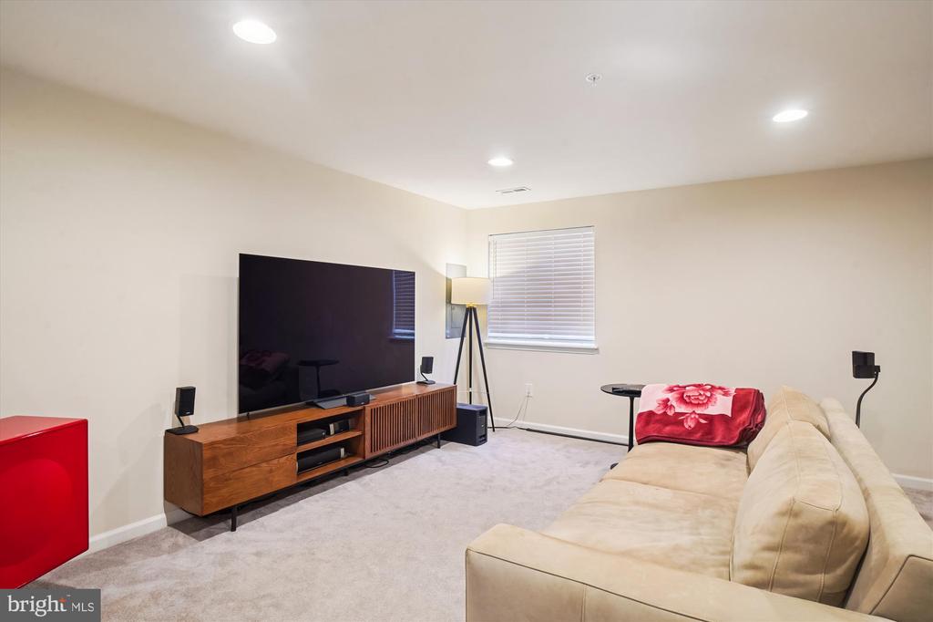 6947 COUNTRY CLUB TERRACE