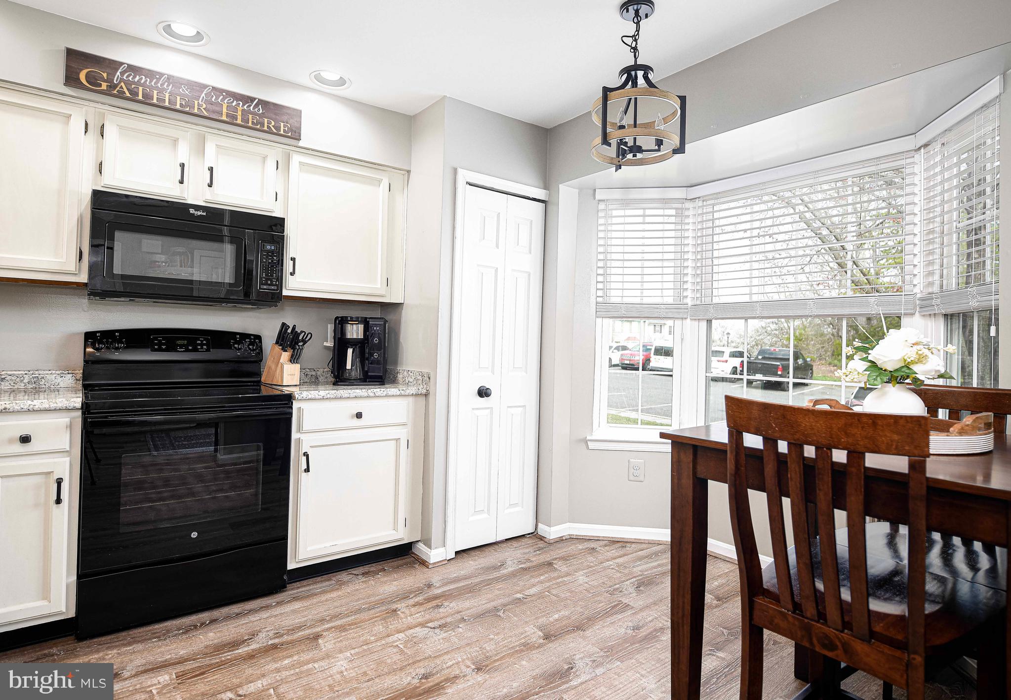 3230 PINE CREST COURT