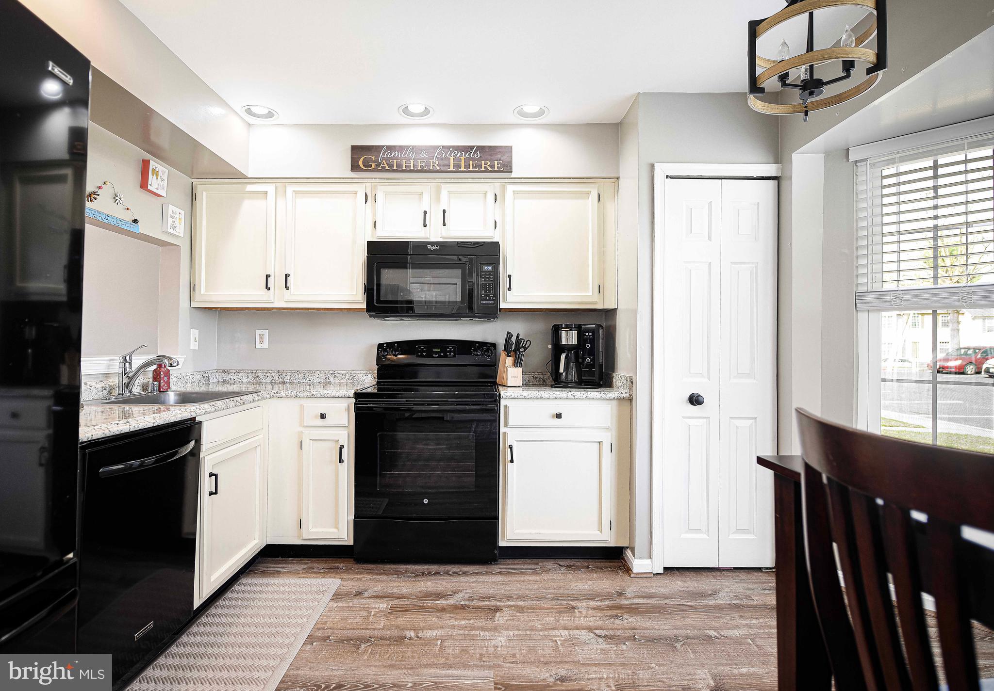 3230 PINE CREST COURT
