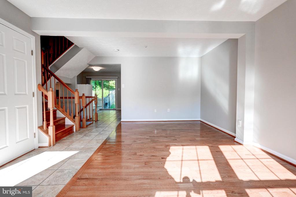 8734 CRESTHILL COURT