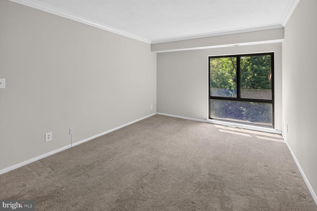 5915 TAMAR DRIVE 11
