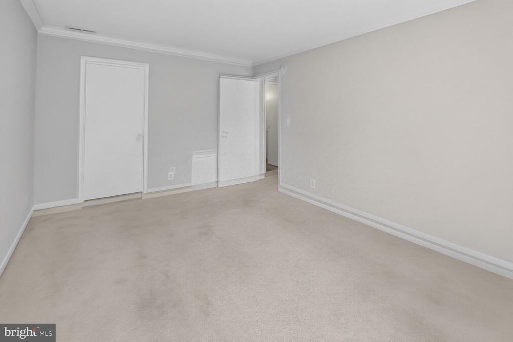 5915 TAMAR DRIVE 11