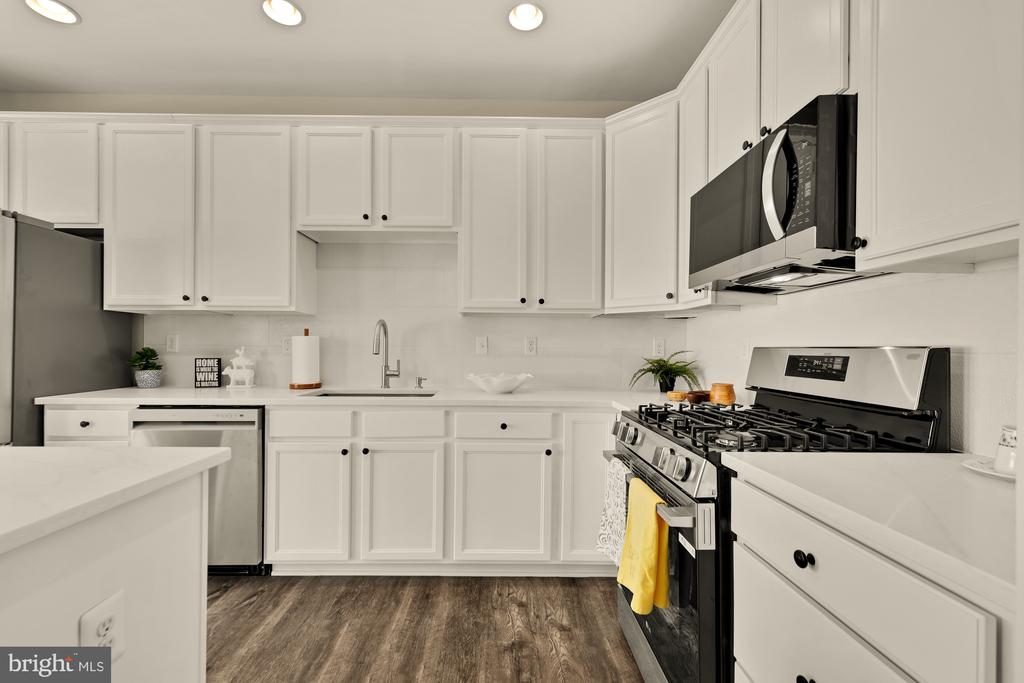 8338 STICKLEY COURT Unit: 76
