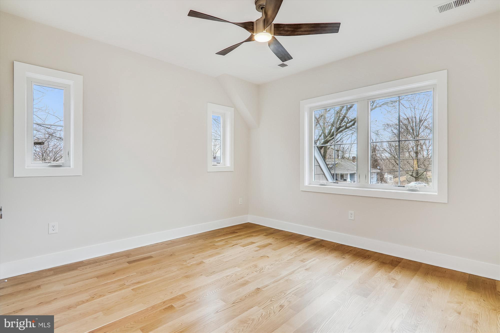 106 GENEVA AVE