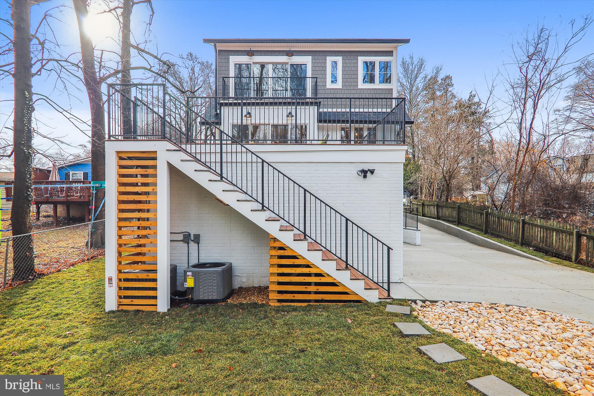106 GENEVA AVE