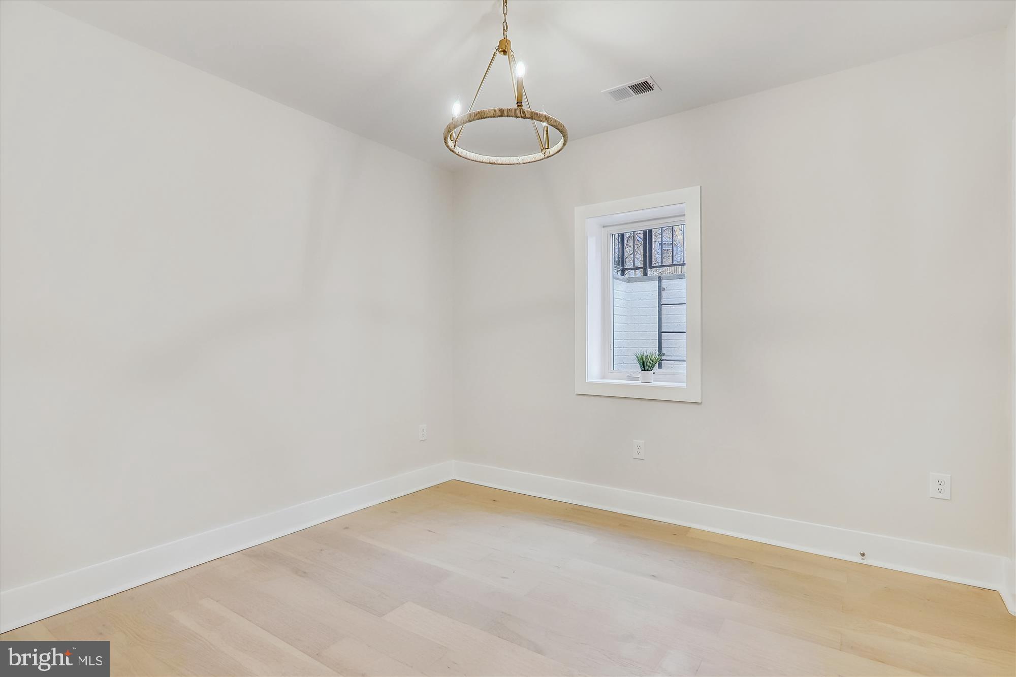 106 GENEVA AVE