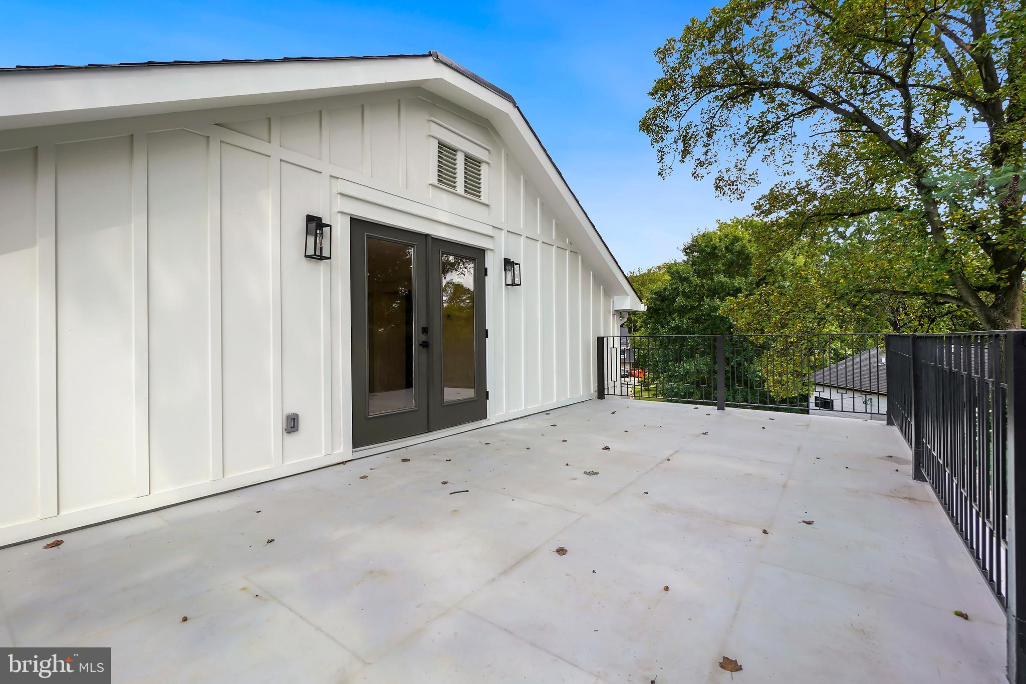 102 RITCHIE AVENUE