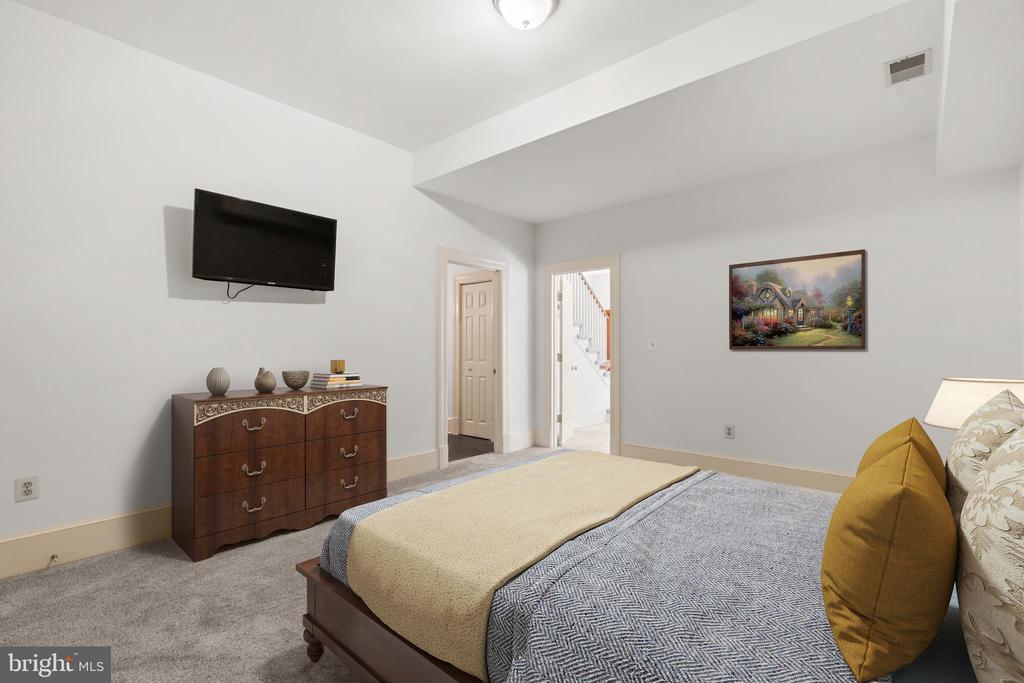 10720 RED BARN LANE