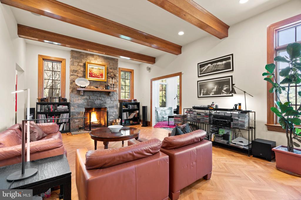 10720 RED BARN LANE