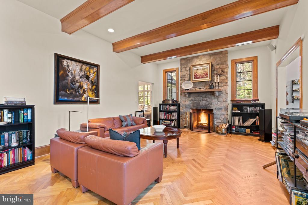 10720 RED BARN LANE