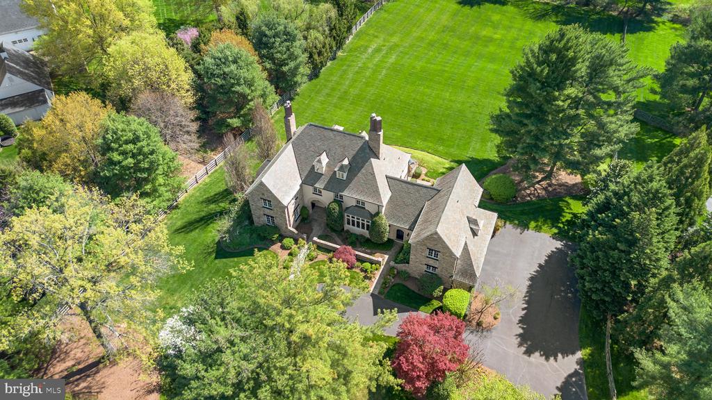 10720 RED BARN LANE