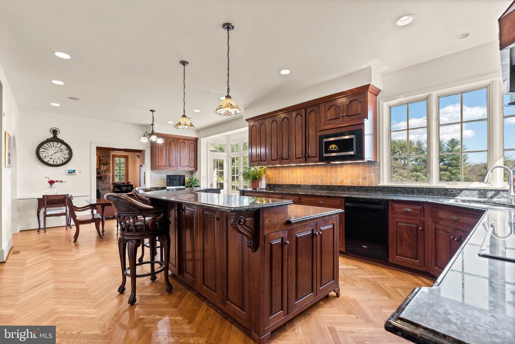 10720 RED BARN LANE