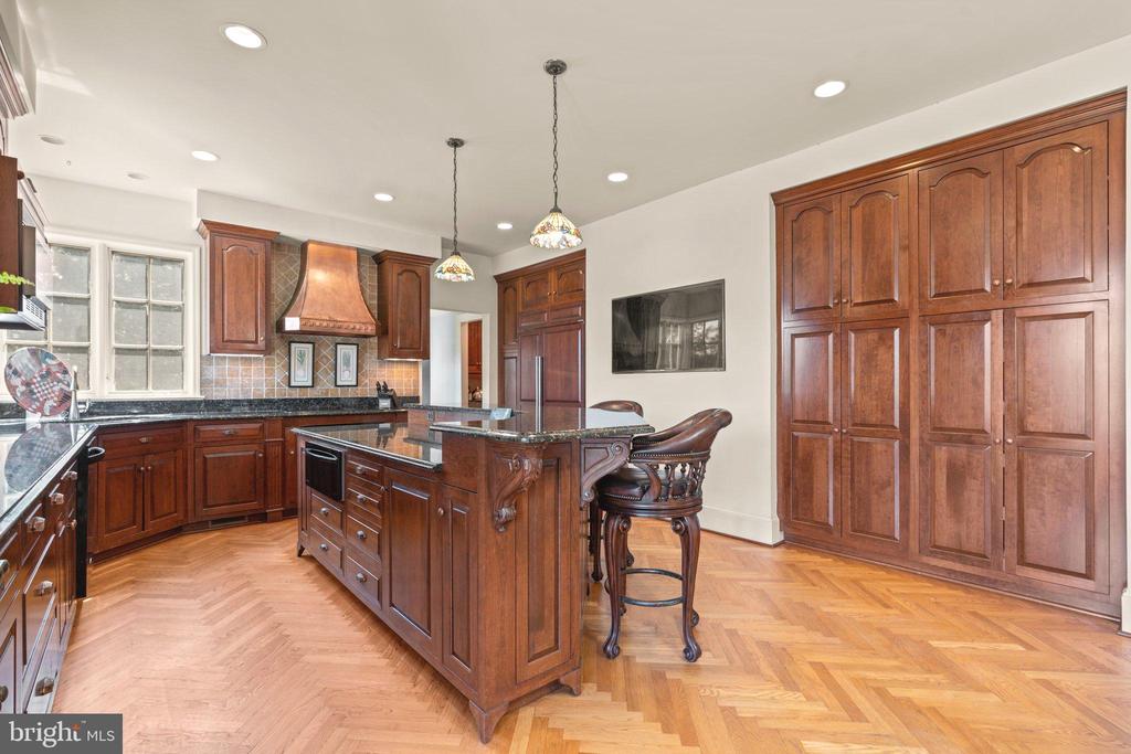 10720 RED BARN LANE