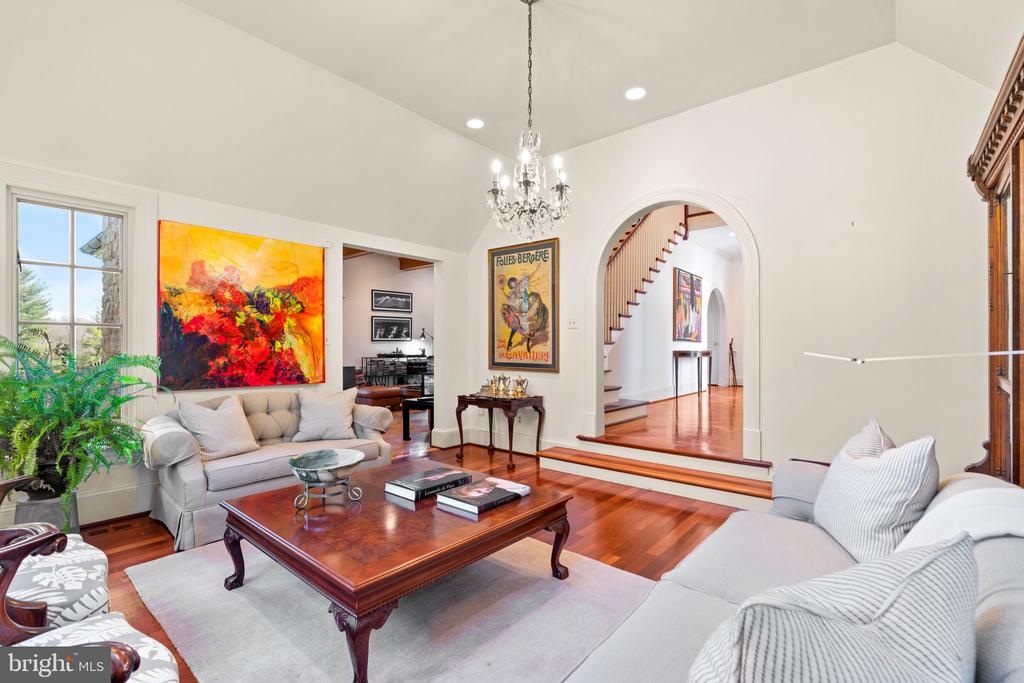 10720 RED BARN LANE