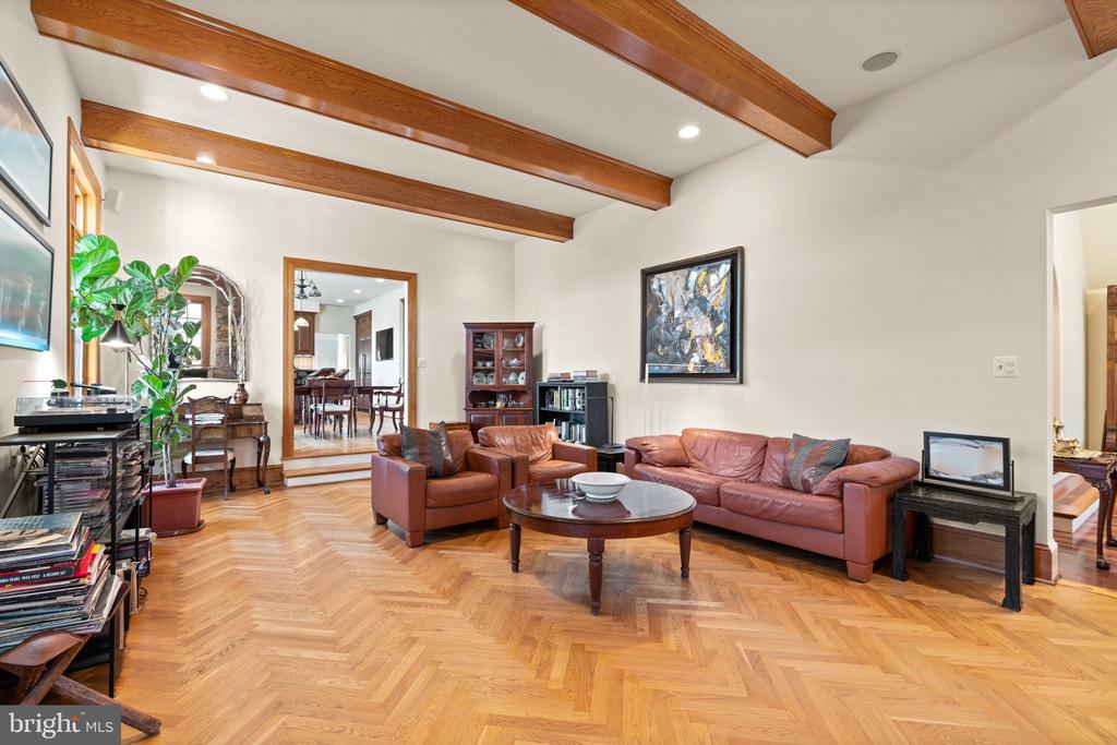 10720 RED BARN LANE