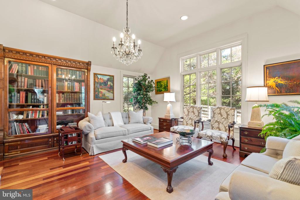 10720 RED BARN LANE