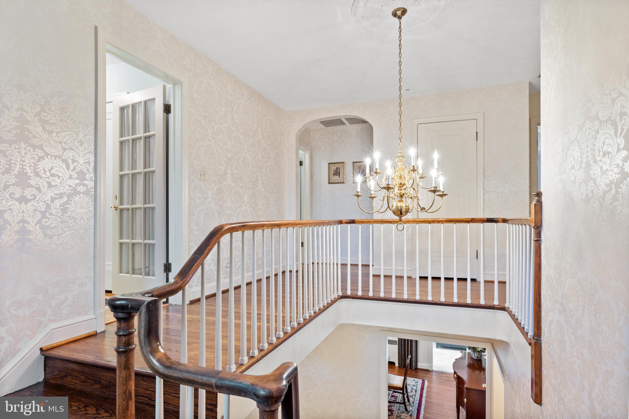 808 EDELBLUT DRIVE