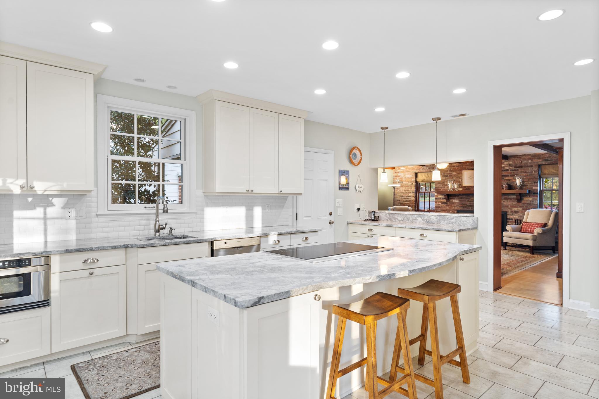 808 EDELBLUT DRIVE