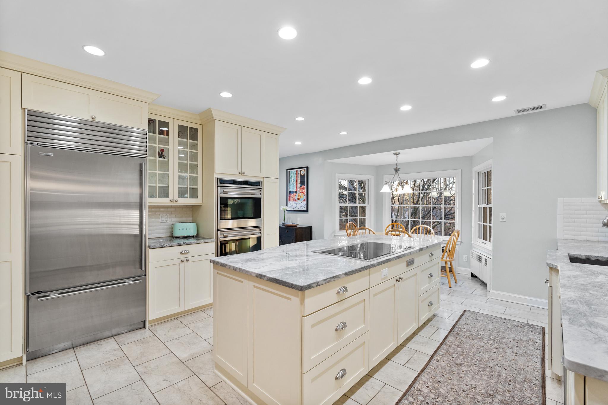 808 EDELBLUT DRIVE