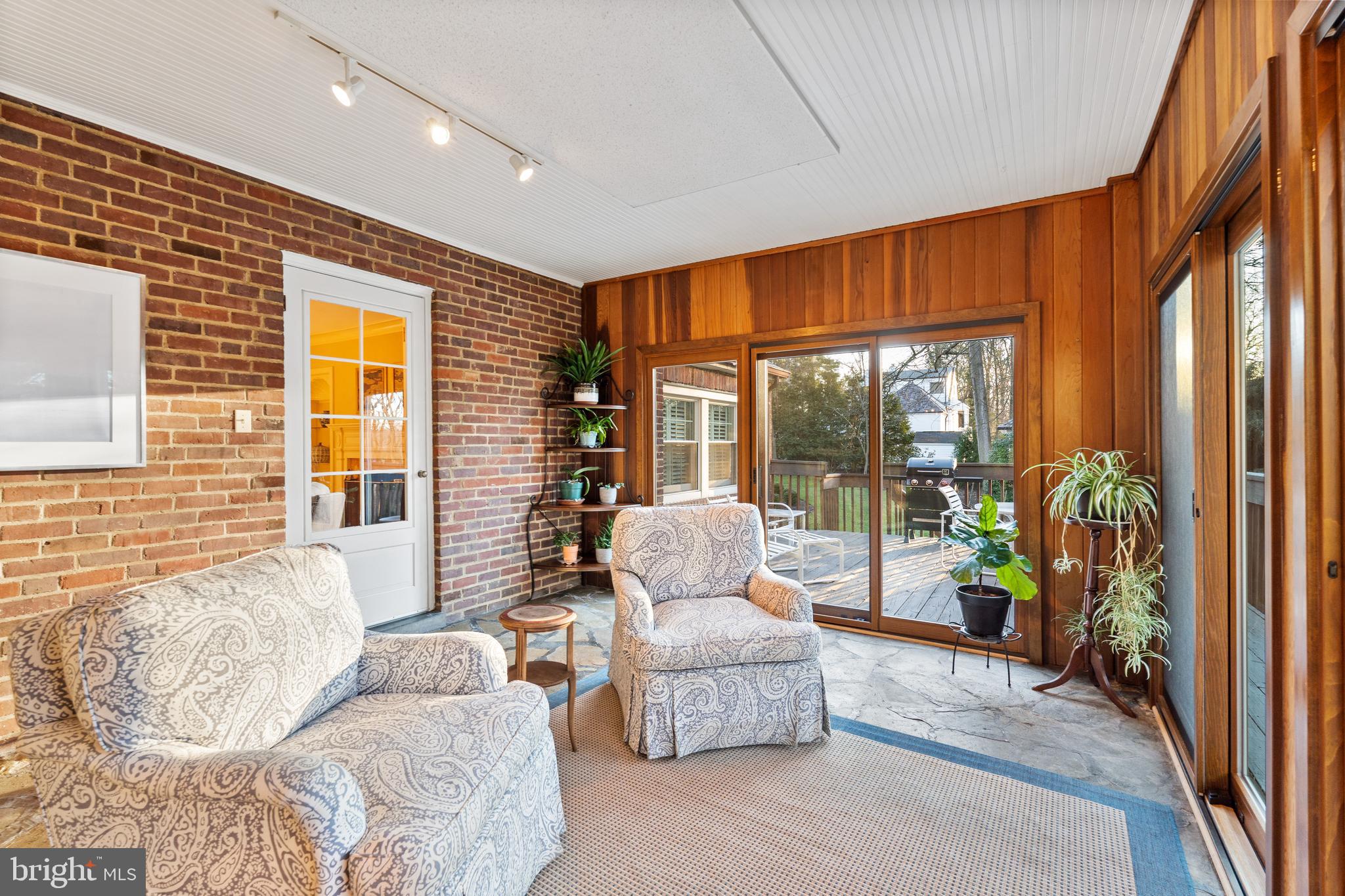 808 EDELBLUT DRIVE