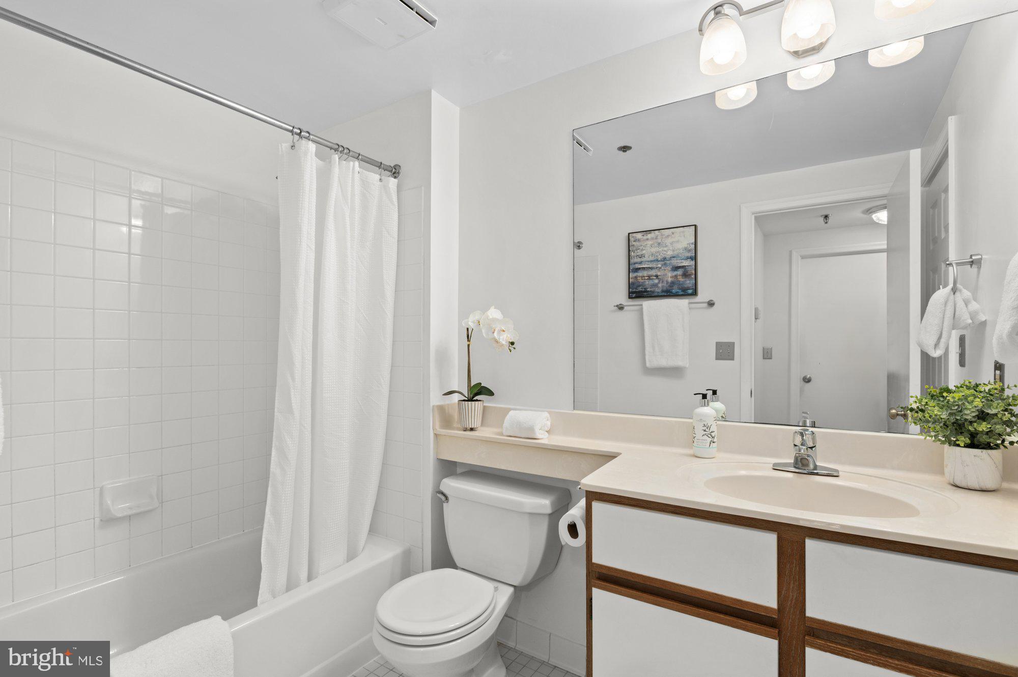 24 COURTHOUSE SQUARE N 506