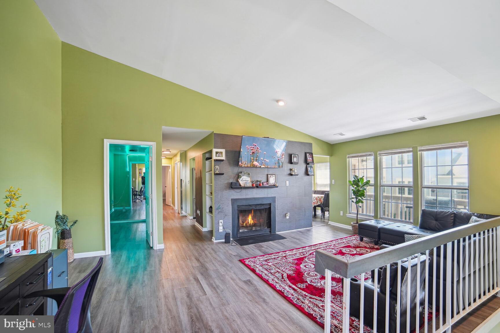 13101 CONDUCTOR WAY 233