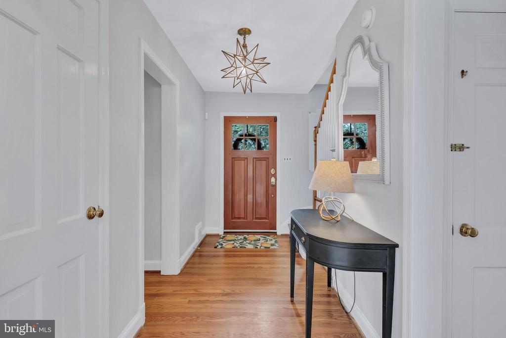 9611 CARRIAGE ROAD
