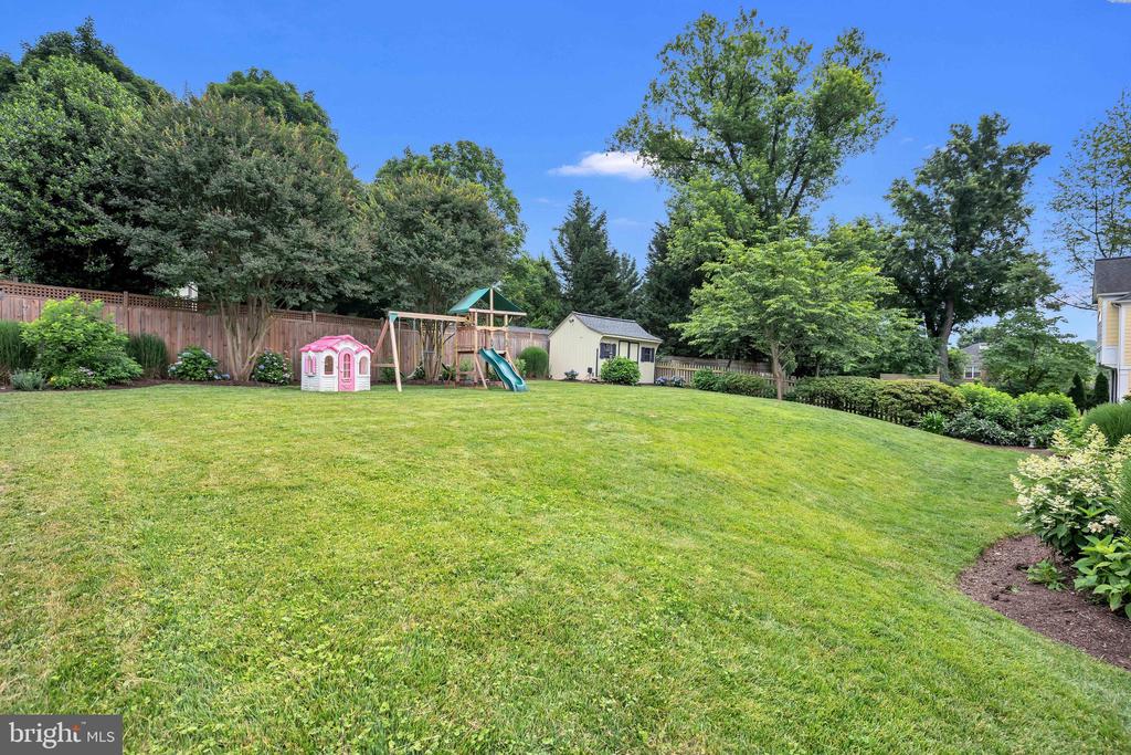 9611 CARRIAGE ROAD