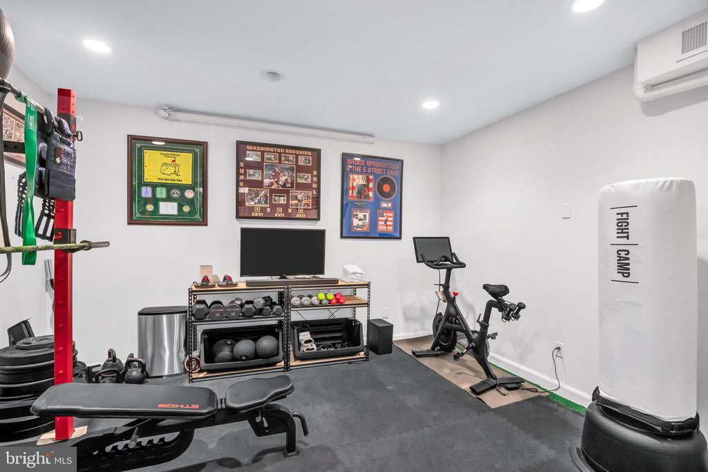 9611 CARRIAGE ROAD