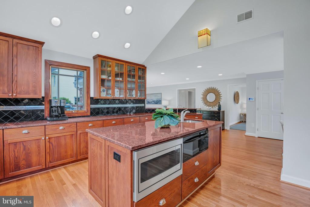 9611 CARRIAGE ROAD
