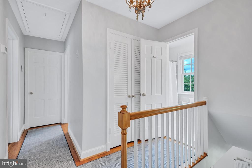9611 CARRIAGE ROAD