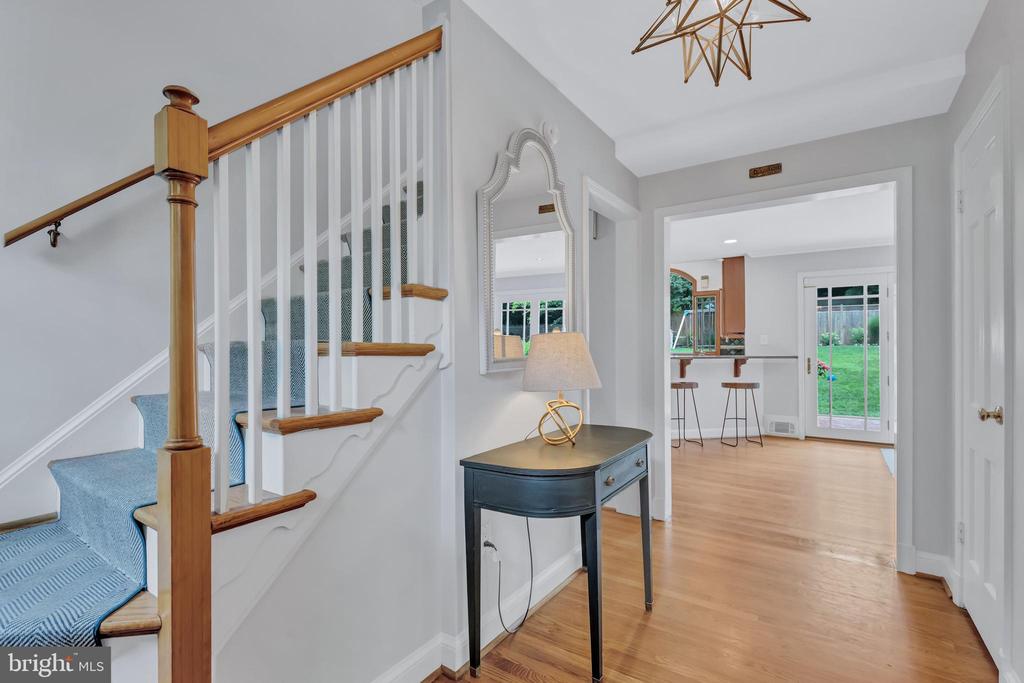 9611 CARRIAGE ROAD