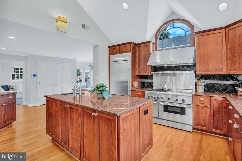 9611 CARRIAGE ROAD