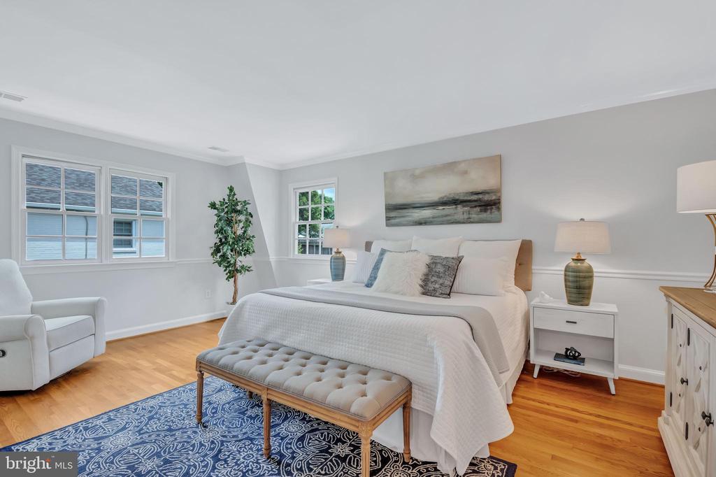 9611 CARRIAGE ROAD