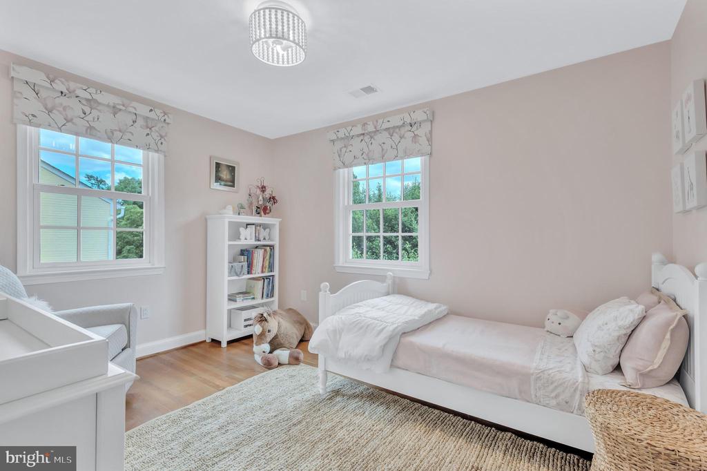 9611 CARRIAGE ROAD