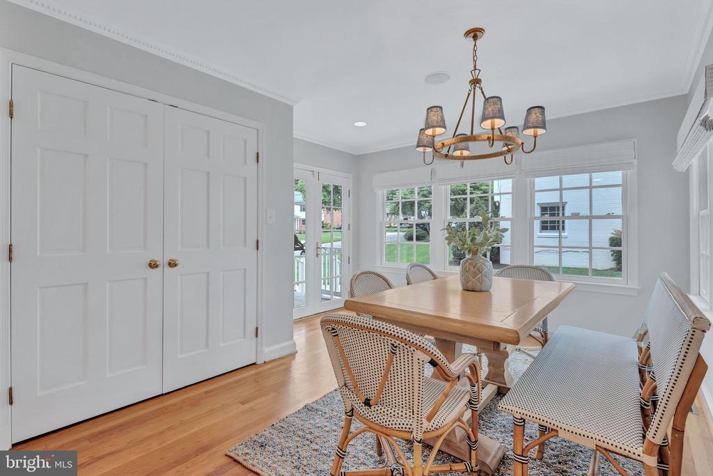 9611 CARRIAGE ROAD
