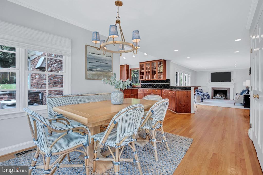 9611 CARRIAGE ROAD