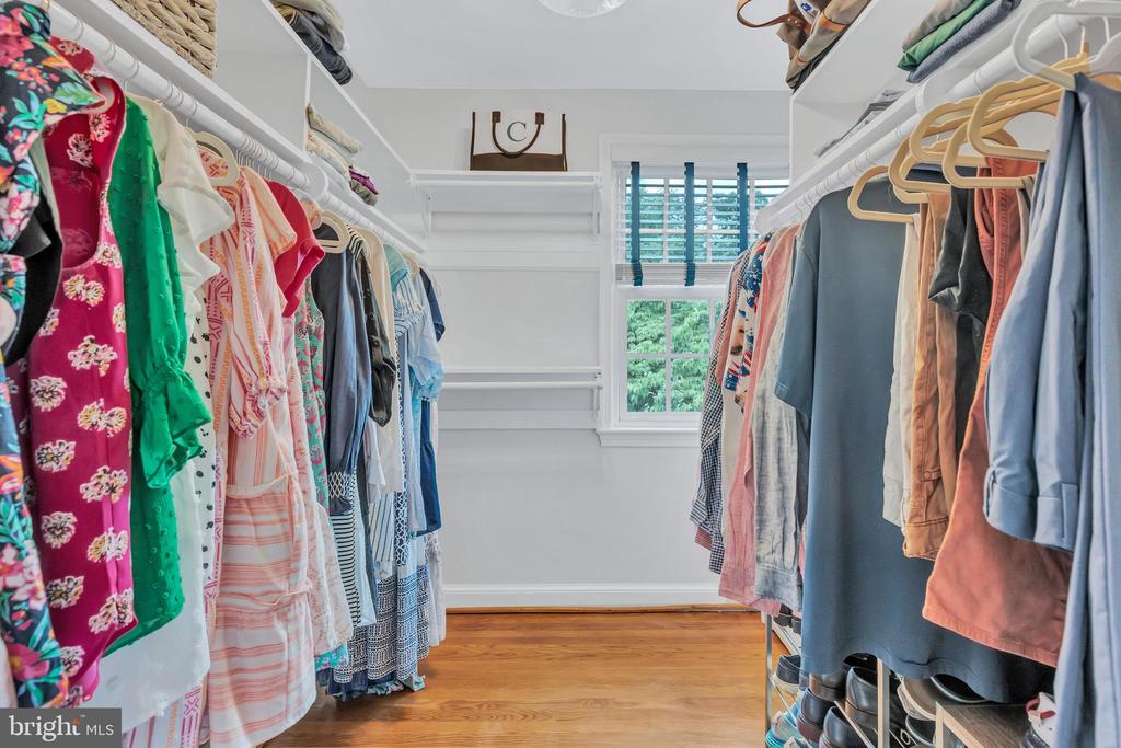 9611 CARRIAGE ROAD